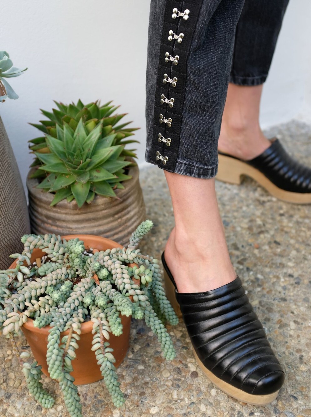 Beklina Ribbed Clogs in Black